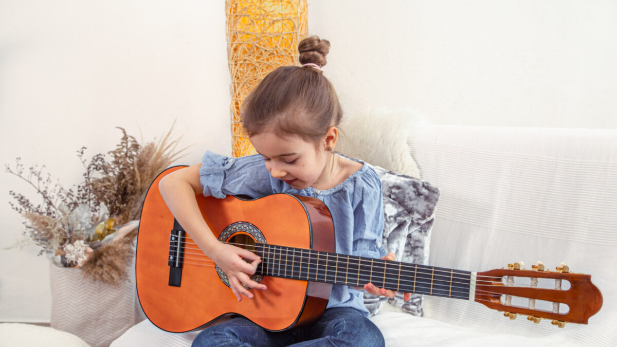 3 raisons de choisir la guitare comme instrument pour votre enfant à la rentrée
