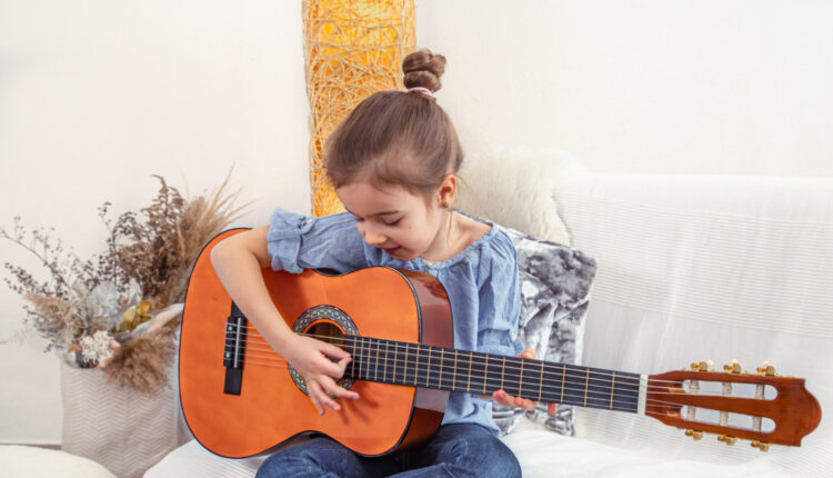 3 raisons de choisir la guitare comme instrument pour votre enfant à la rentrée