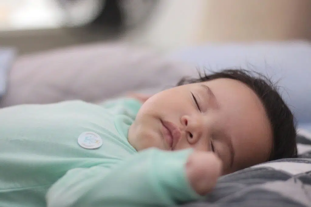 Un bébé qui dort