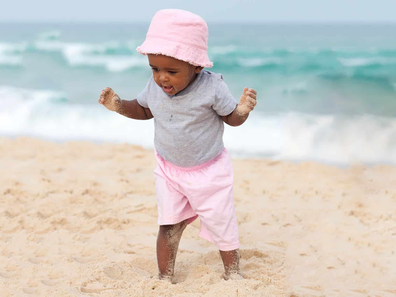bébé à la plage