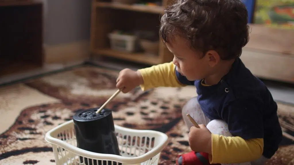 Découvrir la pédagogie Montessori pour améliorer l'autonomie de l'enfant